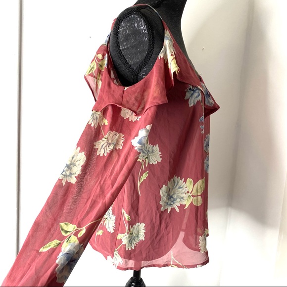 Soprano Nordstrom Rack NWT Cold Shoulder Floral Top - Picture 8 of 12